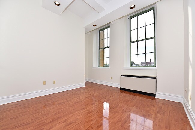 Building Photo - 4502 Ditmars Blvd
