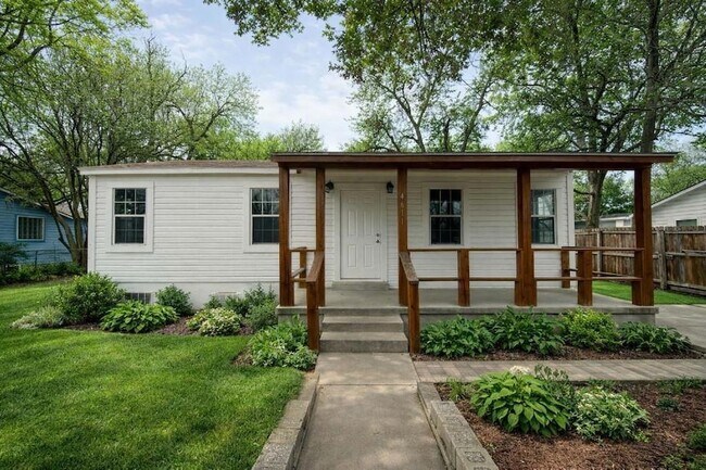 Foto del edificio - 4611 Milburn Ln