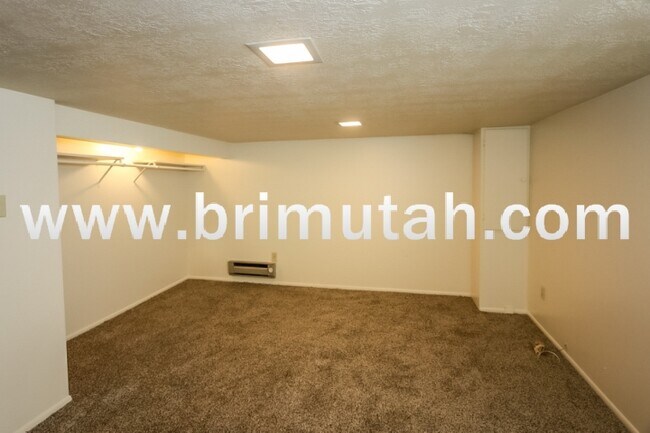 Building Photo - 462 S 1100 E