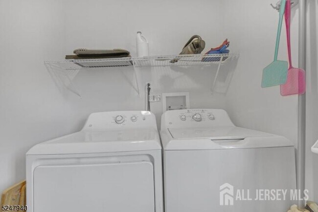 Foto del edificio - 67 Woodland Ave