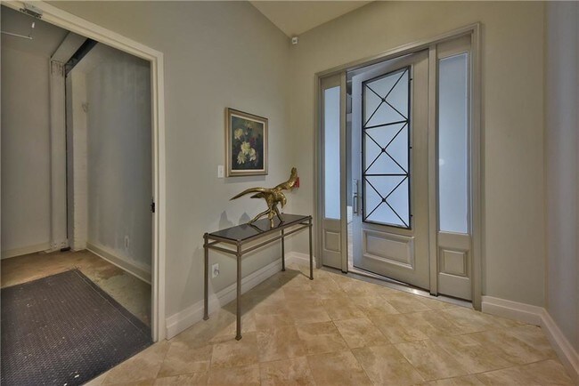 Foto del edificio - 914 N Broadway Ave