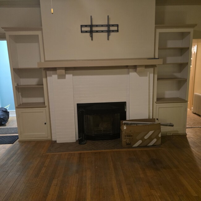 Building Photo - 6008 8th Ave