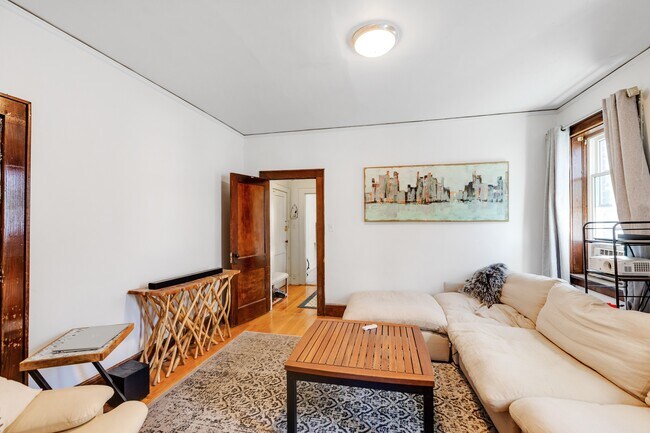Foto del edificio - 60-62 Elmwood Ave