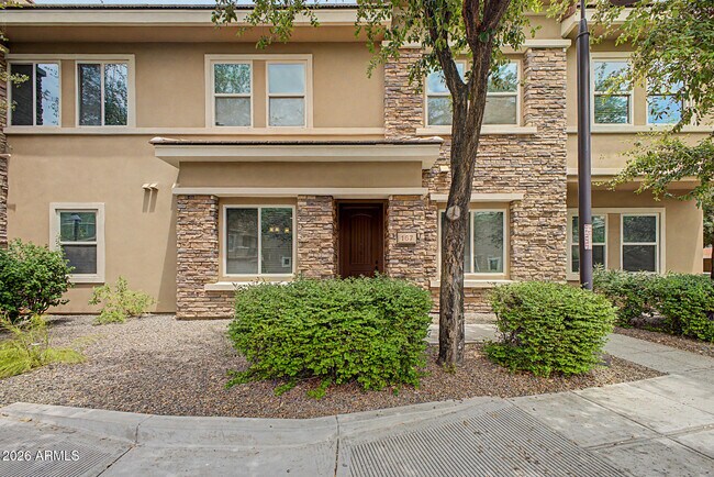 Foto del edificio - 5550 N 16th St