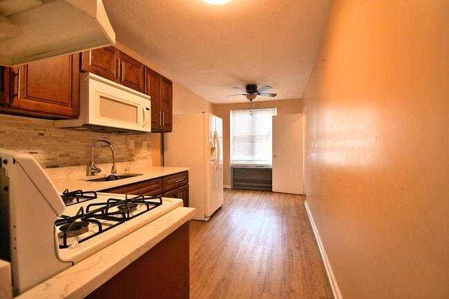 Foto del edificio - 3121 Mickle Ave