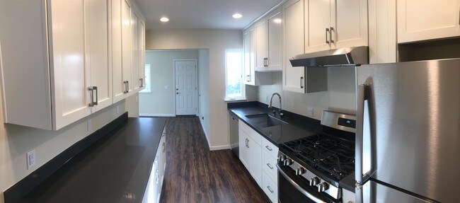 Foto del edificio - 3101 Middlefield Rd