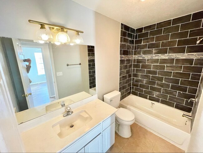 Foto del edificio - 2740 W 66th St