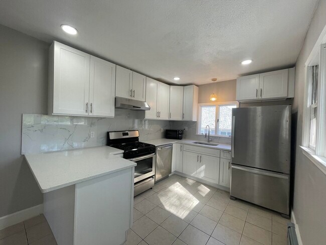 Building Photo - 334 Linwood Ave