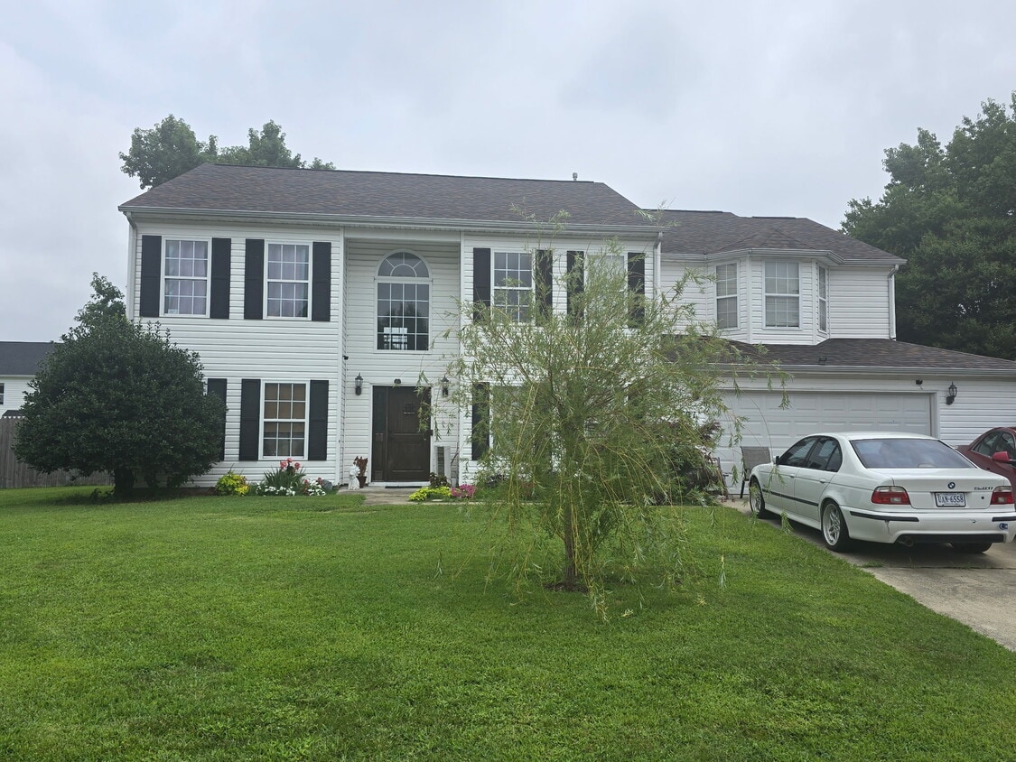 Primary Photo - 1721 Piazza Pl