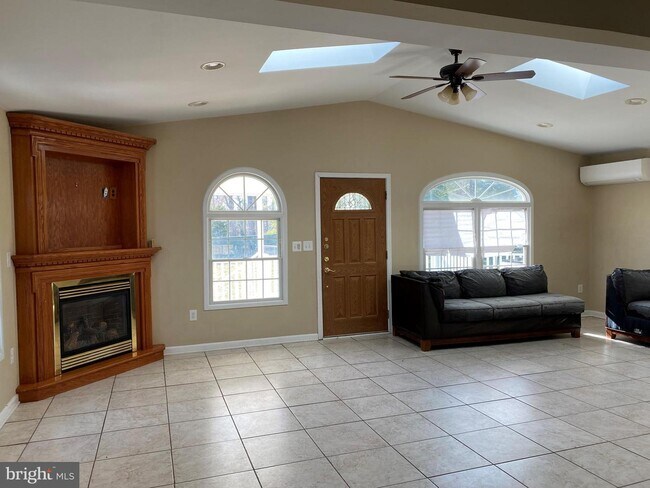 Building Photo - 7610 Seven Mile Ln