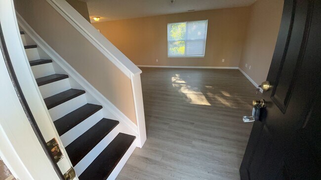 Foto del edificio - 121 Kaitlin Wy