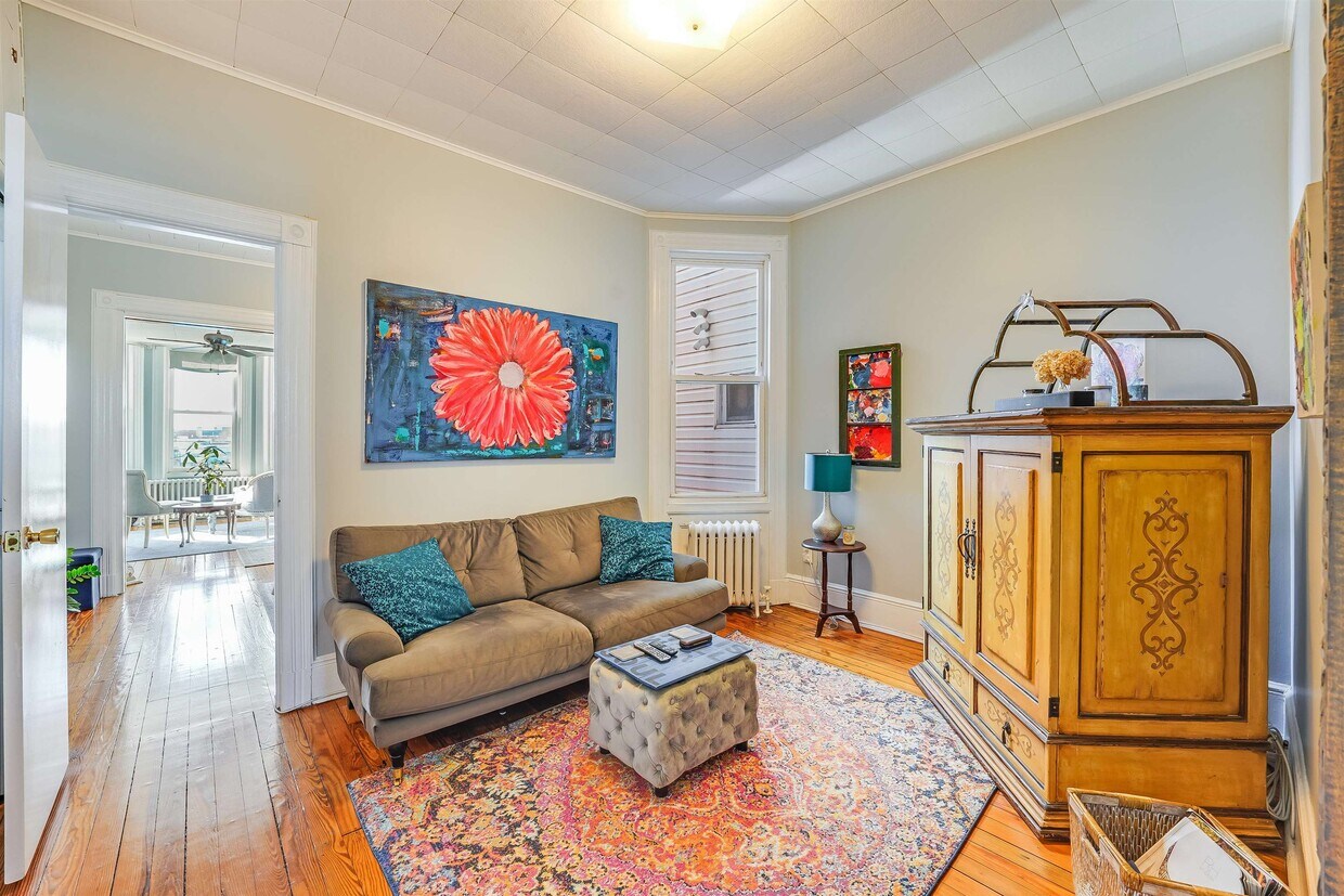Primary Photo - 220 Highpoint Ave