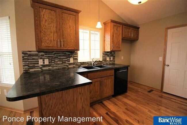 Building Photo - 4 br, 3 bath House - 7241 Helen Witt