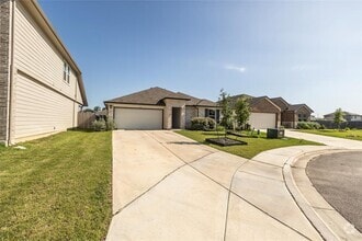 Building Photo - 916 Chachalaca Ct