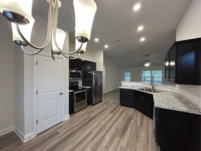 Building Photo - 5909 Kuykendall Dr