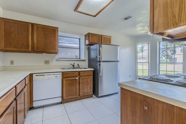 Building Photo - 7512 Down Hill Dr