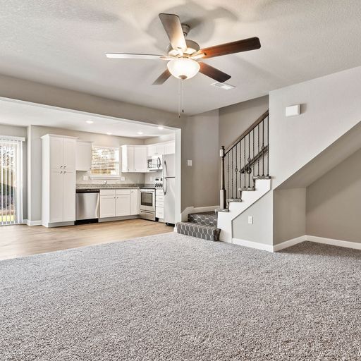 Building Photo - Traditions Townhomes