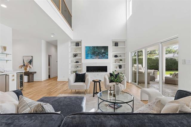 Foto del edificio - 6452 Lavendale Ave