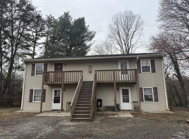 Foto del edificio - 3960 Bradford Ct