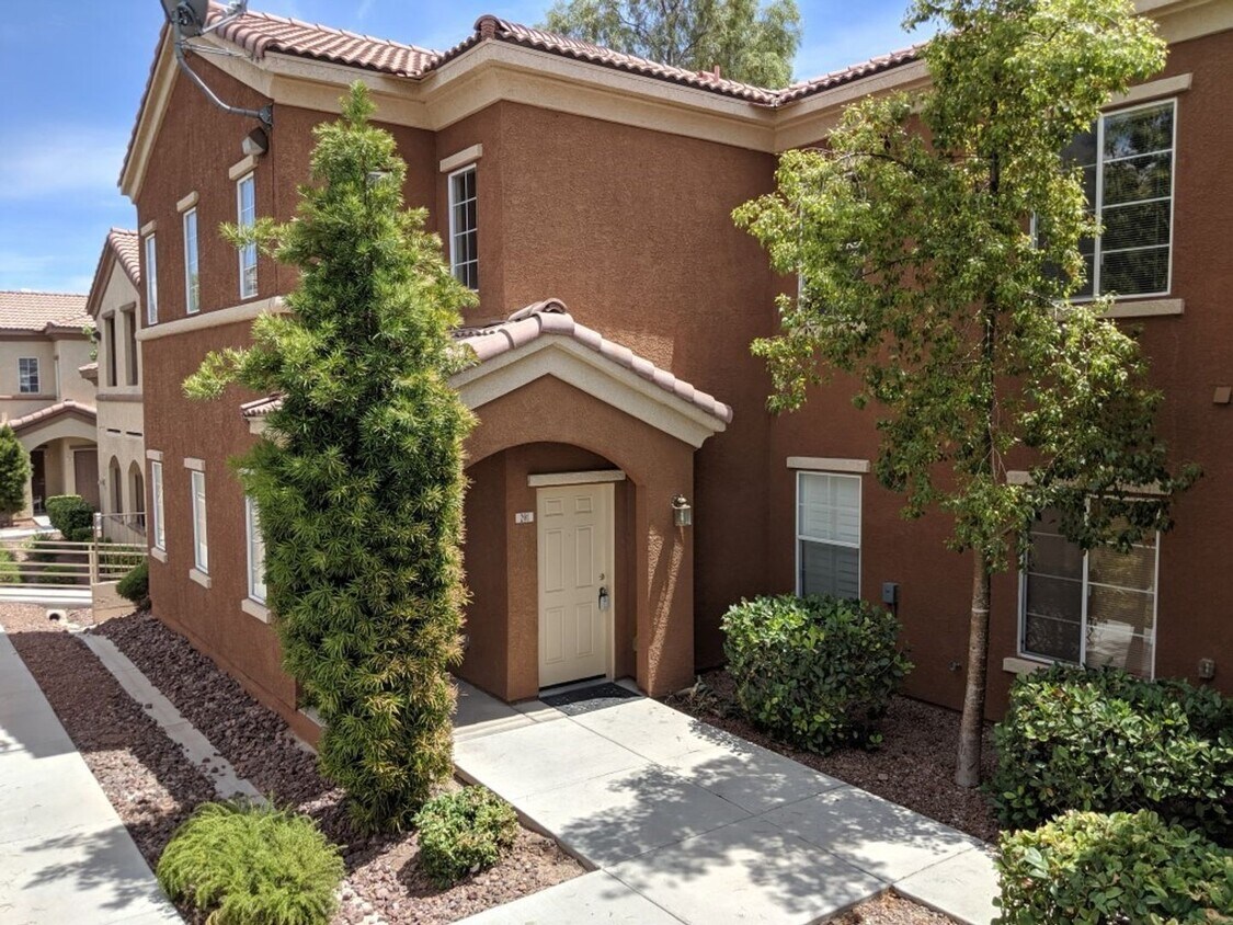 Foto principal - 10280 Gilmore Canyon Ct