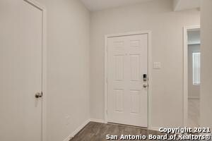 Foto del edificio - 728 Armadillo Dr