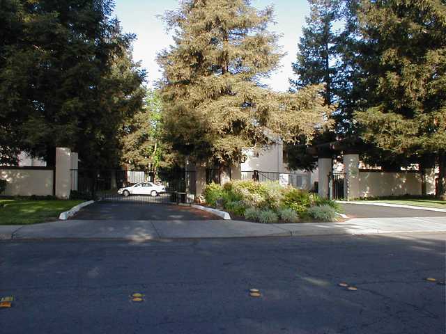 Primary Photo - 3701 Colonial Dr