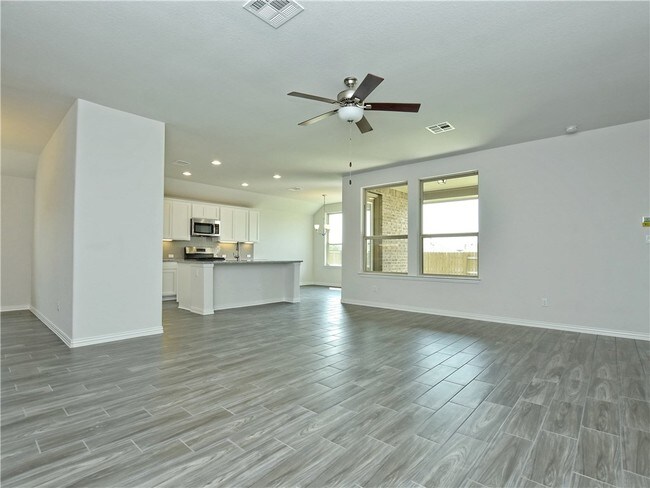 Building Photo - 3701 Kirby Cove