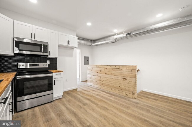 Foto del edificio - 5227 Chancellor St