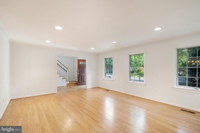 Foto del edificio - 1250 Pine Hill Rd