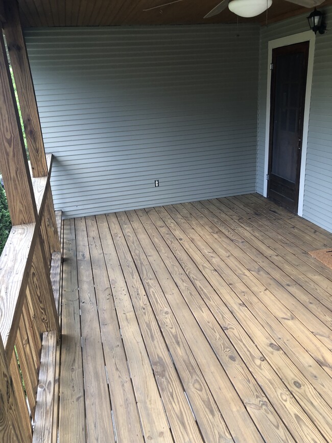 Building Photo - 514 Laurel Ave