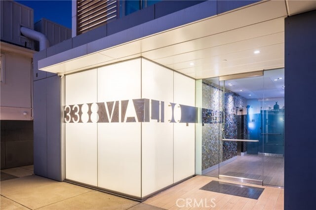 Building Photo - 3388 Via Lido Via