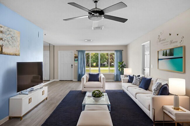 Foto del edificio - 7907 Sebastian Rd