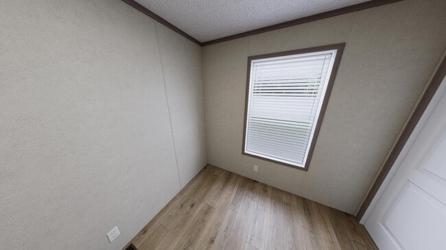 Foto del edificio - 25394 Nuway Ave