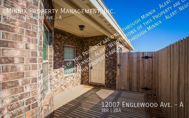 Foto del edificio - 12007 Englewood Ave.