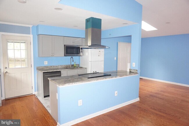 Building Photo - 4322 Farm House Ln