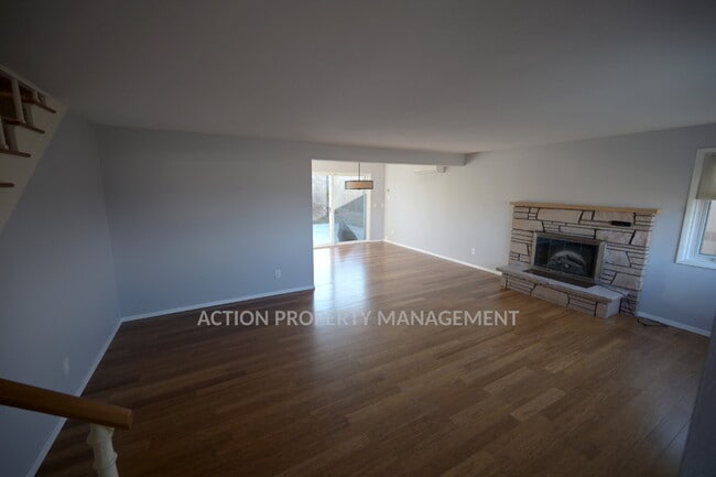 Building Photo - 4 bed 2 bath home in Port Angeles