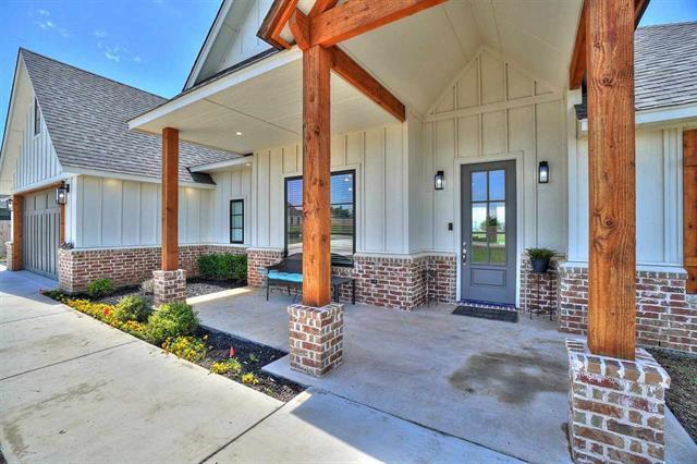 Building Photo - 1015 Greenview Dr