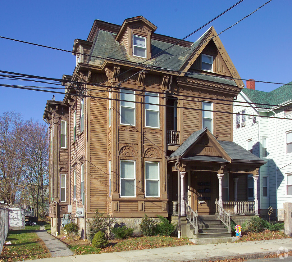 Building Photo - 80 Grove St