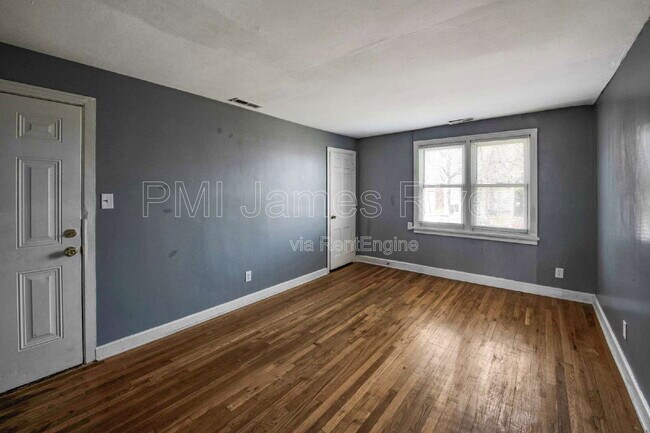 Foto del edificio - 4915 Chamberlayne Ave