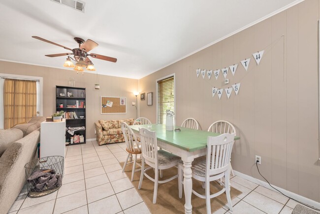 Foto del edificio - August 2025 Pre-Lease! Beautiful 3 Bed, 2 ...