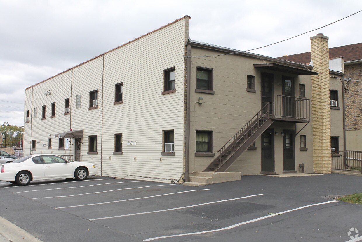 1009 Front St, Lisle, IL 60532 Apartments in Lisle, IL