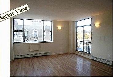 Building Photo - 444 Manhattan Ave
