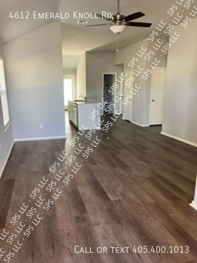 Foto del edificio - 4612 Emerald Knoll Rd