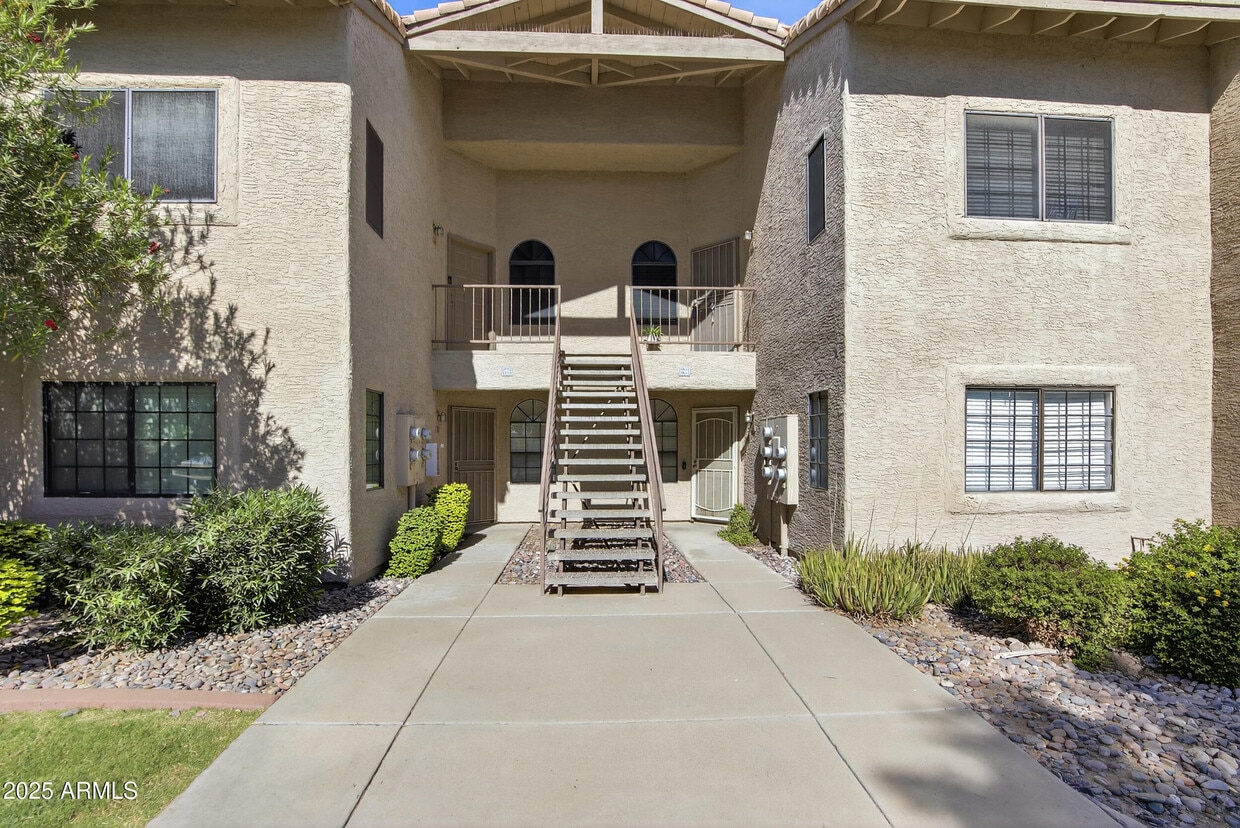 Foto principal - 930 N Mesa Dr