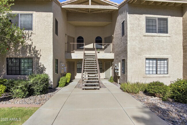 Foto del edificio - 930 N Mesa Dr