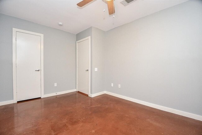 Building Photo - 6935 Yellowstone Way Dr