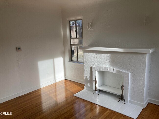 Building Photo - 2761 N Olive Ave