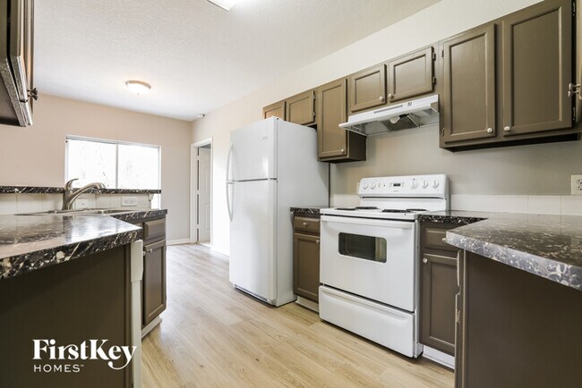 Building Photo - 4167 N Biscayne Dr