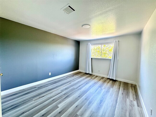 Foto del edificio - 11127 Village Bend Ln