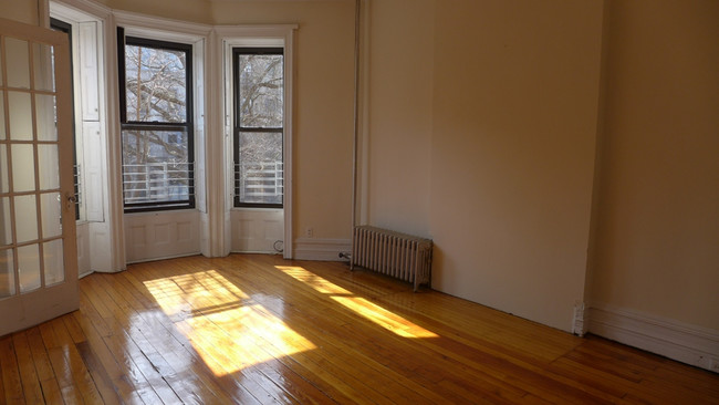 Building Photo - 413 3rd St